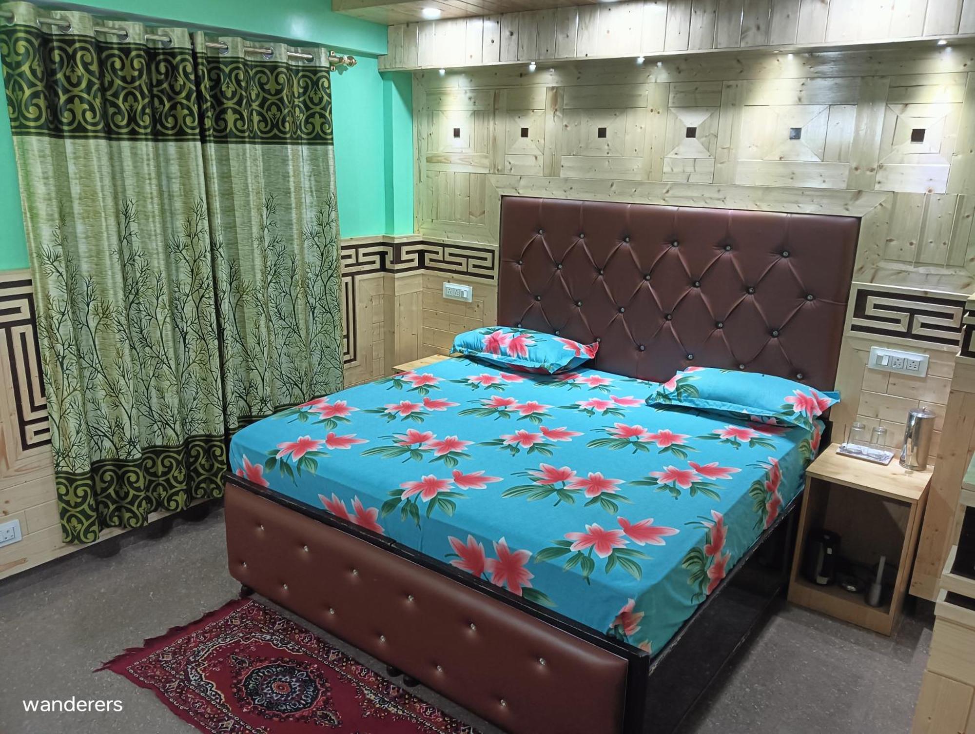 Wanderers Homestay -All Mountain Facing Rooms Kalpa Exteriér fotografie